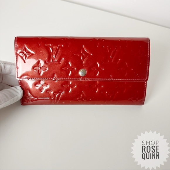 LOUIS VUITTON | All-Inclusive Vernis Sarah Wallet - Picture 5 of 17